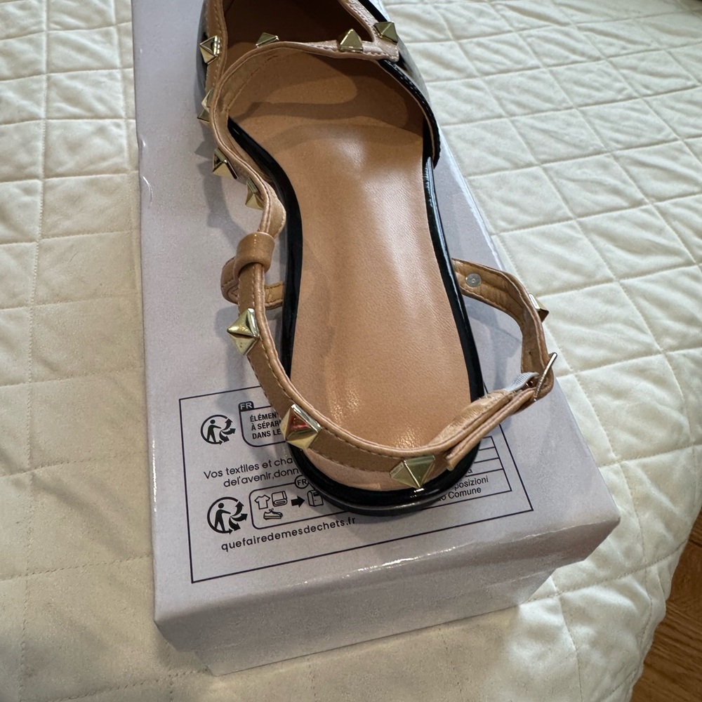 Rockstud Sandals - Nude